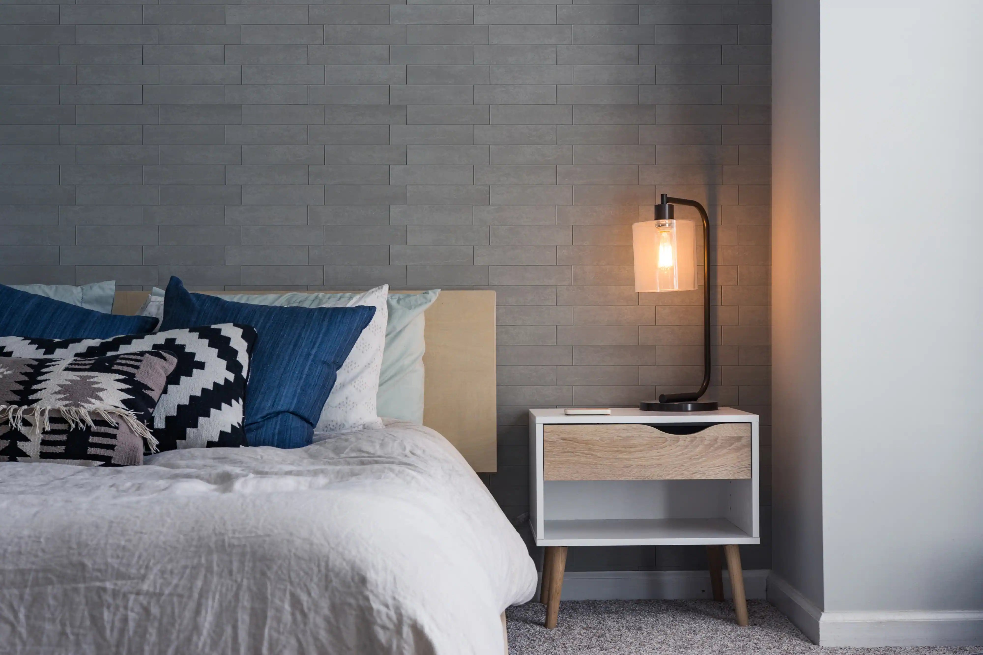 COLAMO Elongated Subway Tiles Peel & Stick Backsplash, Silver Gray