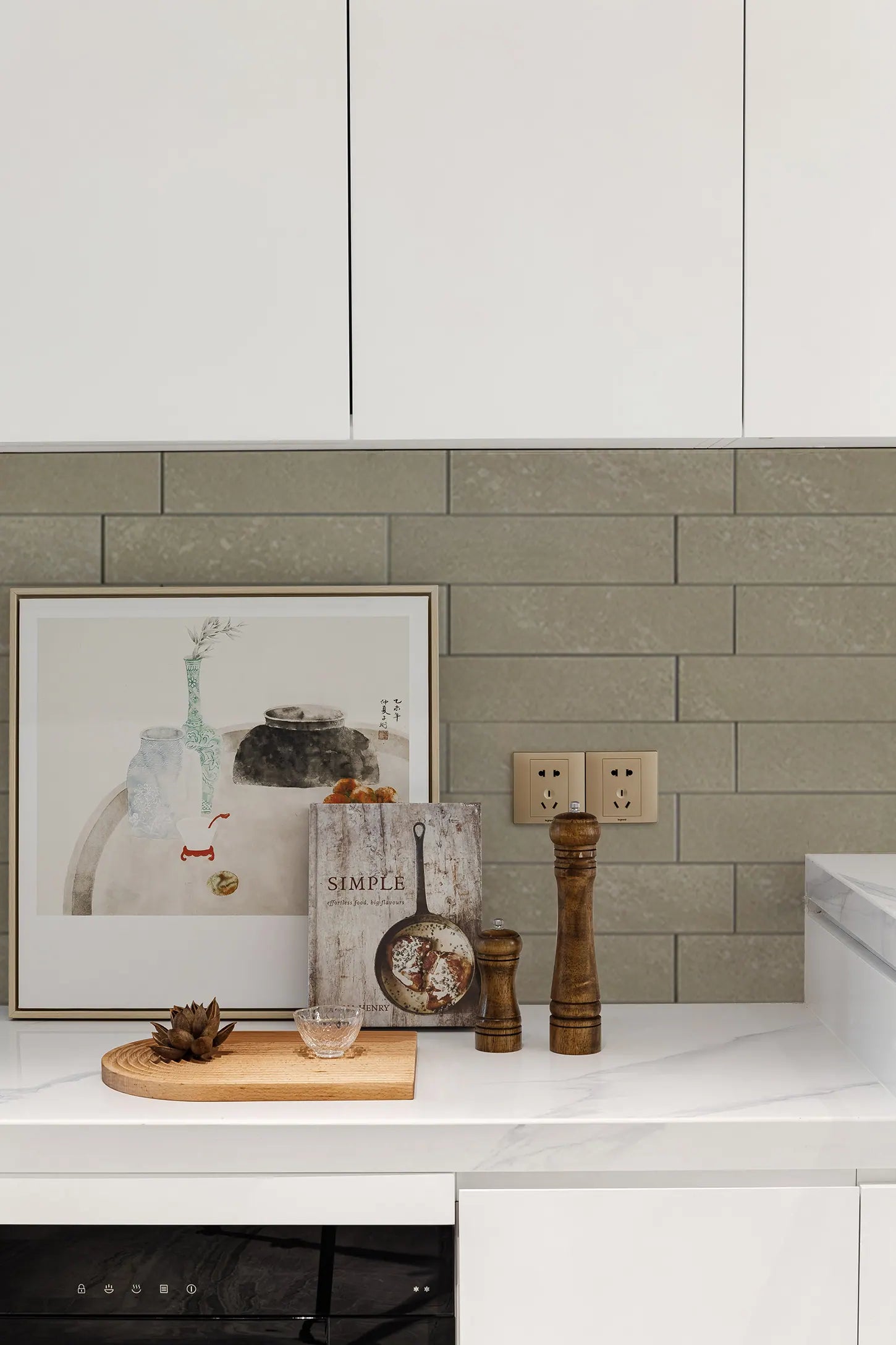 COLAMO Elongated Subway Tiles Peel & Stick Backsplash, Limestone Beige