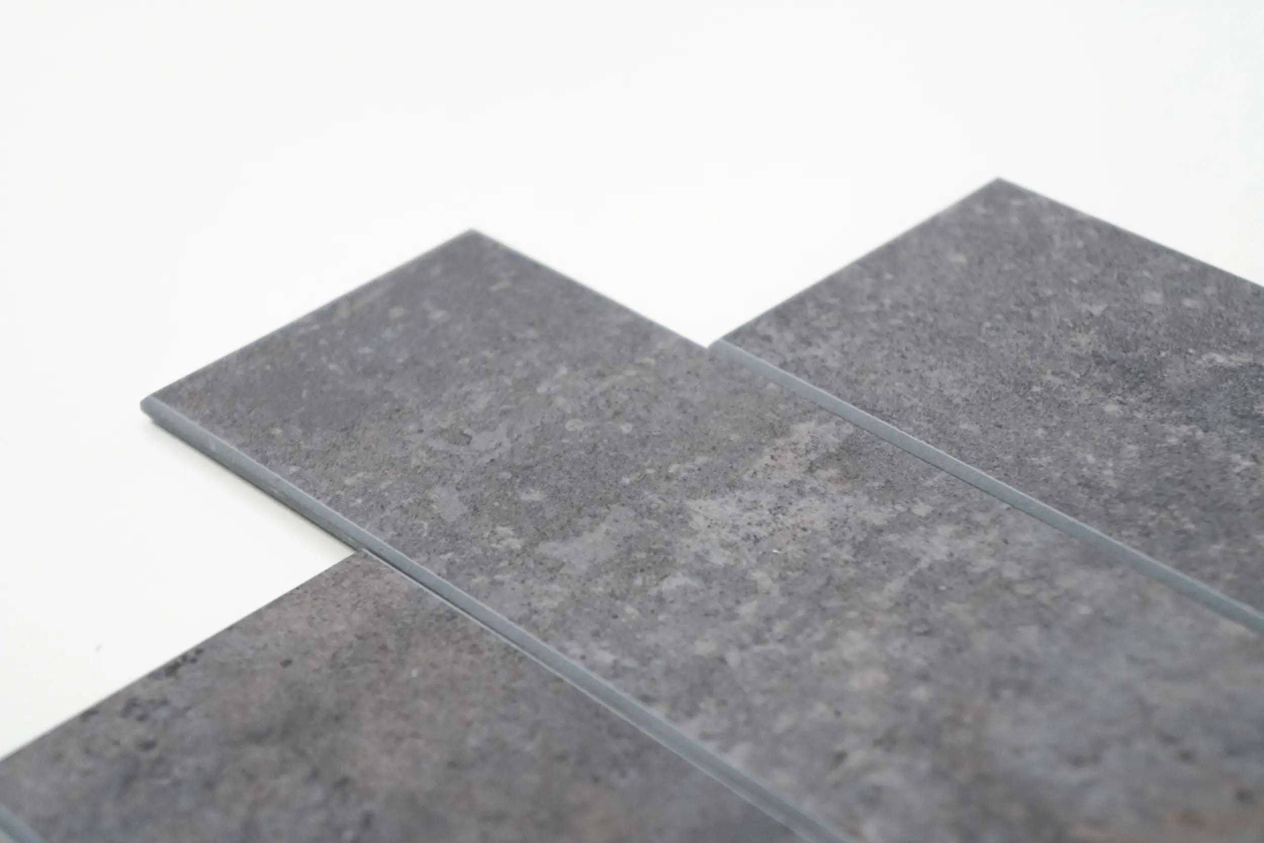 COLAMO Elongated Subway Tiles Peel & Stick Backsplash, Black Onyx