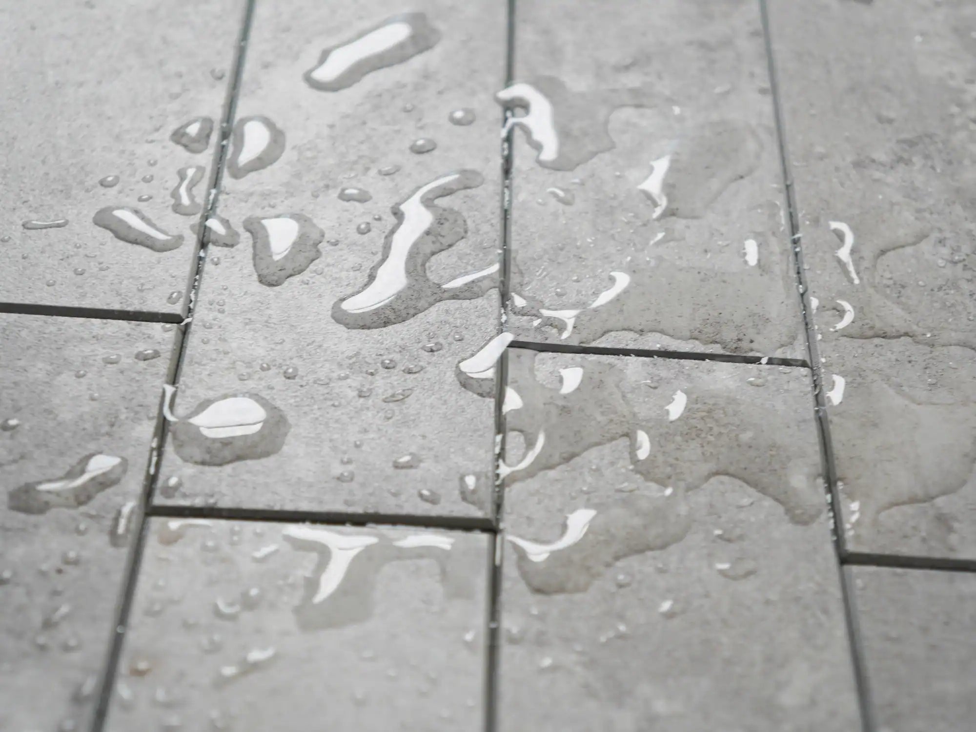 Crédence autocollante en carreaux de métro allongés COLAMO, gris clair