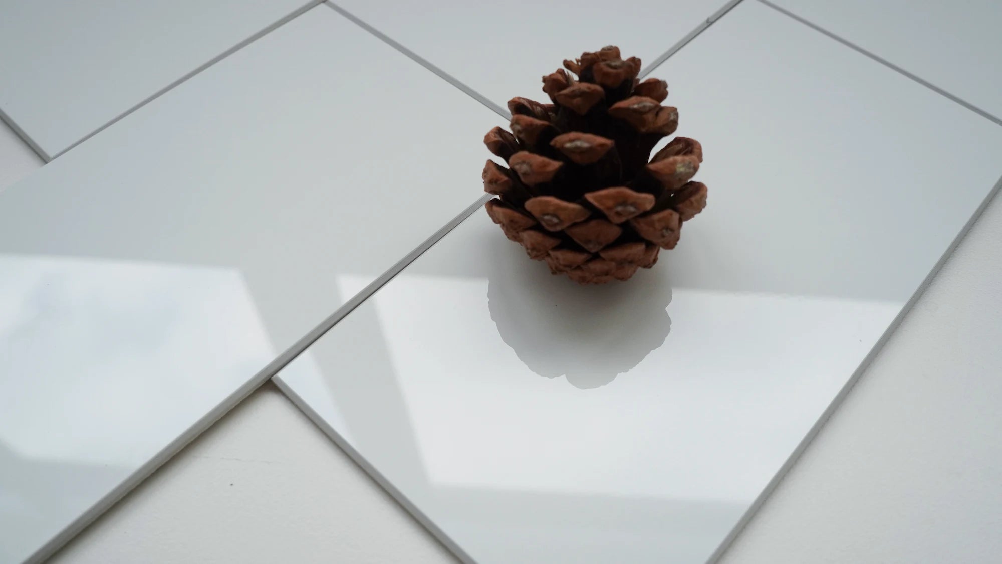 Colamo 12”x12” Glossy Pure White Peel and Stick Backsplash Tiles Subway For Wall